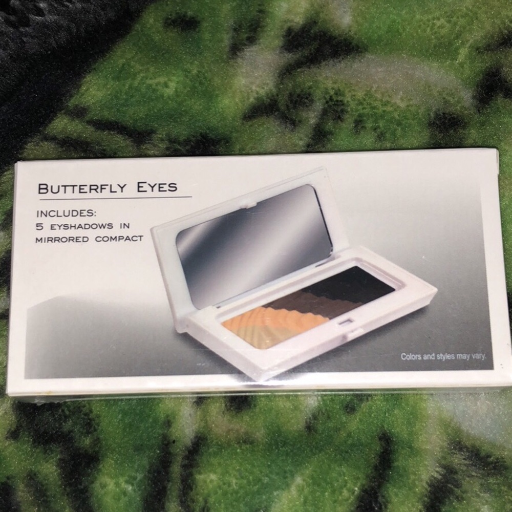 Makeup essentials - Picture 3 of 7